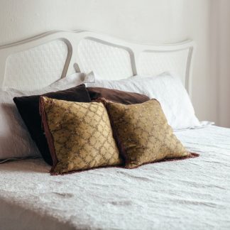 Brown Throw Pillows testing